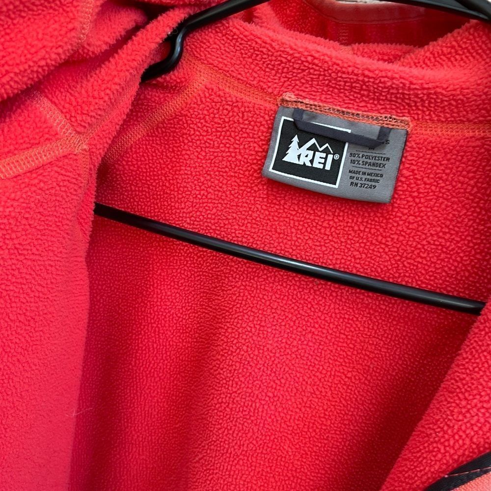 REI WIND PRO POLARTEC HOODED JACKET IN CORAL - Picture 2 of 6